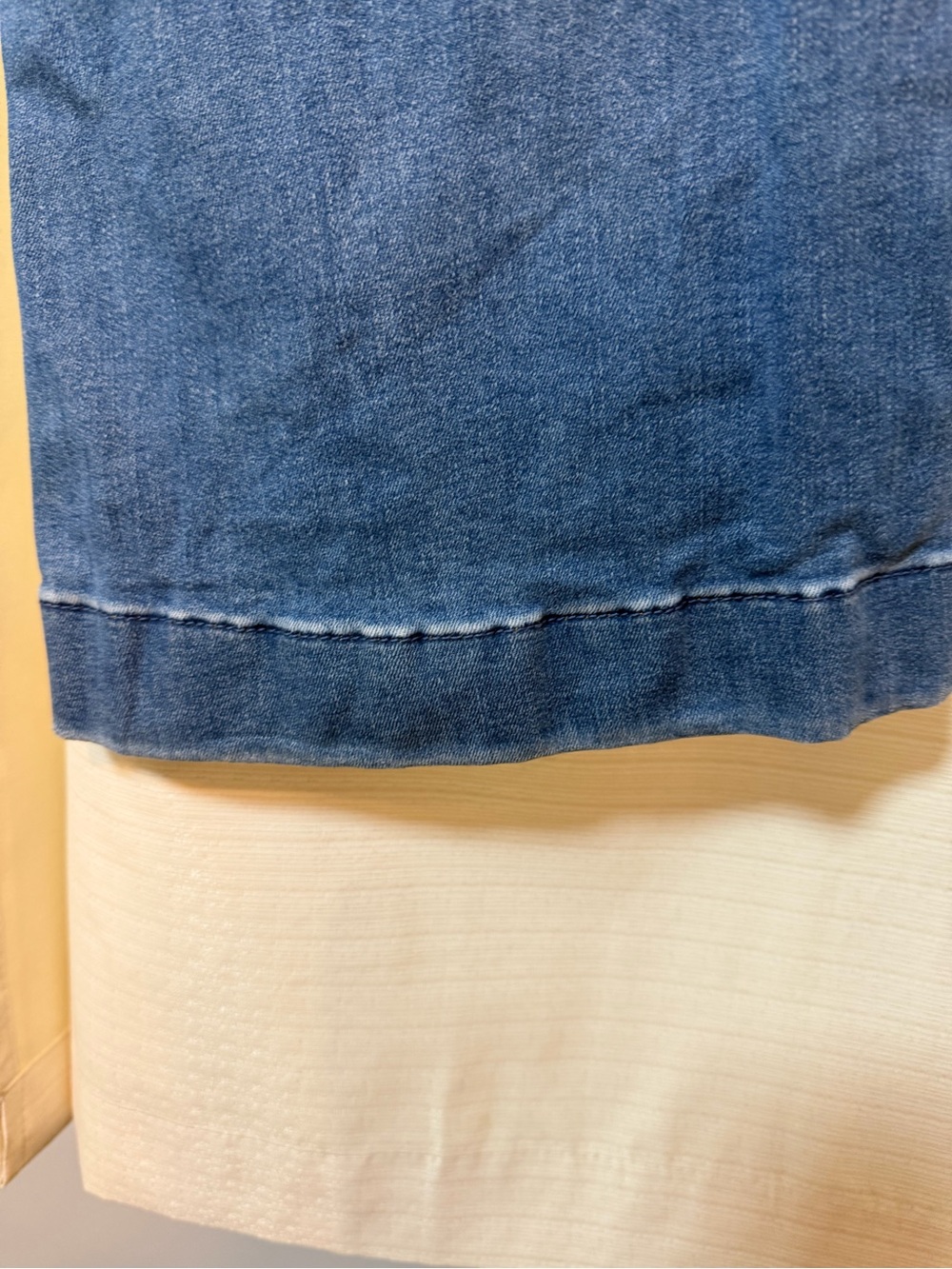 7 For All Mankind Dojo Women’s Light Blue Denim Jeans - - Picture 4 of 6
